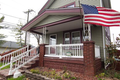 877 Elaine Rd, Columbus, OH 43213 - photo 3