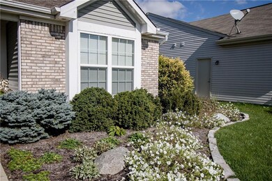 464 Southern Pines Dr, Whiteland, IN 46184 - photo 2