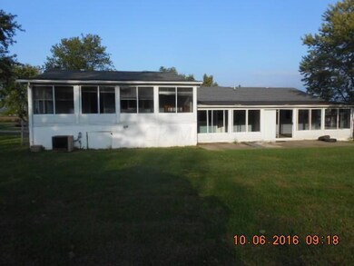 23900 Eisenhower Dr, Circleville, OH 43113 - photo 2