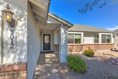 3012 E Lakewood St-5