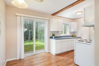 U10 Grandview Dr, South Burlington, VT 05403 - photo 3