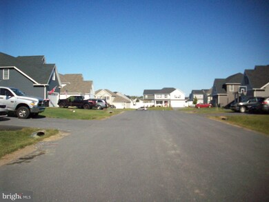 1252 Emilys Ct, Greencastle, PA 17225 - photo 3