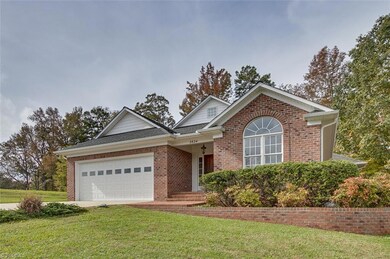 2624 High Meadow Dr, Asheboro, NC 27205 - photo 2