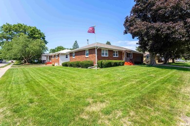 1932 W 36th St, Davenport, IA 52806 - photo 3