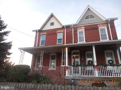 1224 E 11th St, Crum Lynne, PA 19022 - photo 2