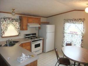 3211 W 50th St, Davenport, IA 52806 - photo 4