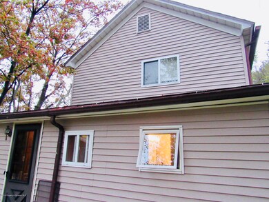 317 E Line St, Olyphant, PA 18447 - photo 2