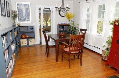 46 Park St, Saratoga Springs, NY 12866 - photo 5