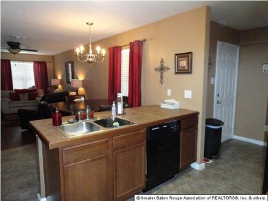 ALOT OF NATURAL LIGHT IN KITCHEN
