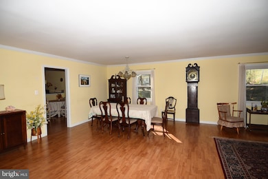 13454 Yorktown Dr, Bowie, MD 20715 - photo 5