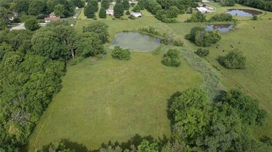 703 N Madison St, Raymore, MO 64083 - photo 6