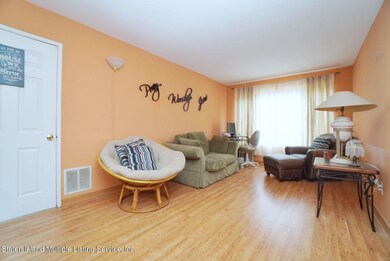 5B480544-132B-4066-BFC2-98ABA2074F50