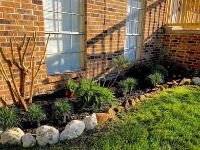 251 E Castle Harbour Dr, Friendswood, TX 77546 - photo 4