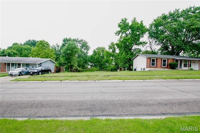 11737 Vizcuya Ct, Florissant, MO 63033 - photo 3