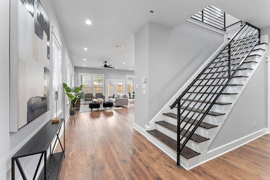 6492 T C Jester Blvd, Houston, TX 77091 - photo 3