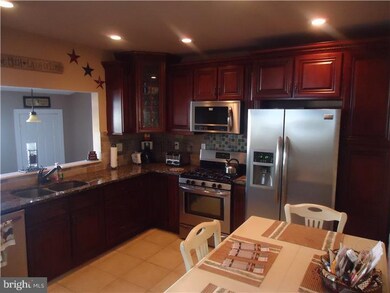 4532 Edgemont St, Philadelphia, PA 19137 - photo 3