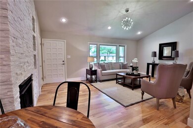 339 Crestview Dr, Bentonville, AR 72712 - photo 6