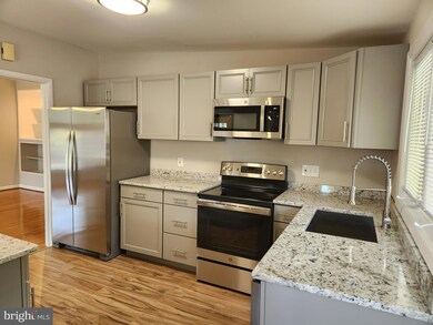 1302 Glenmont Rd, Baltimore, MD 21239 - photo 4