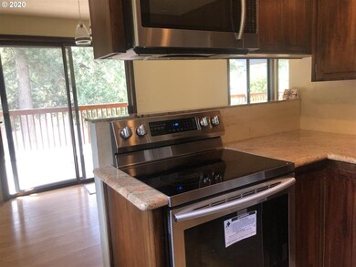 1020 Snidow Dr, West Linn, OR 97068 - photo 3