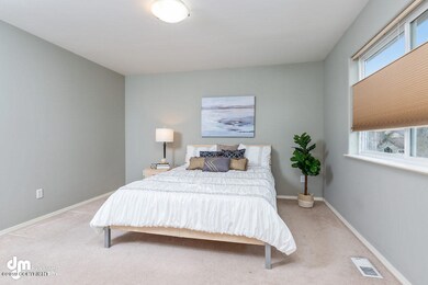Master Bedroom_KI_IMG_2083-SMALL