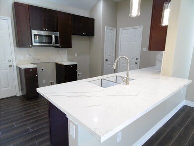 10627 Logger Pine Trail, Houston, TX 77088 - photo 6