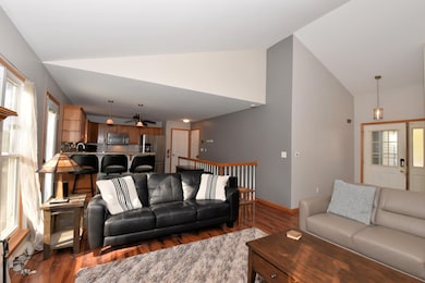 351 E Quail Run, Oak Creek, WI 53154 - photo 6