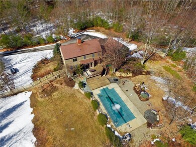 Amazing rear yard with 2 tier deck...