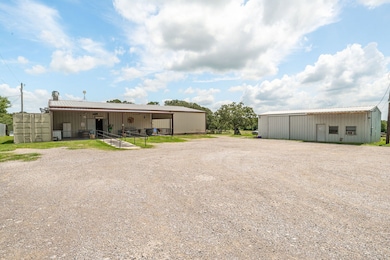 901 E Navarro Ave, de Leon, TX 76444 - photo 2