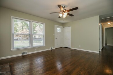 9308 Fairground Rd, Louisville, KY 40291 - photo 4