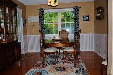 41 Laura Dr, Latham, NY 12110 - photo 7