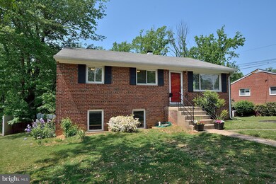 3814 Whispering Ln, Falls Church, VA 22041 - photo 2