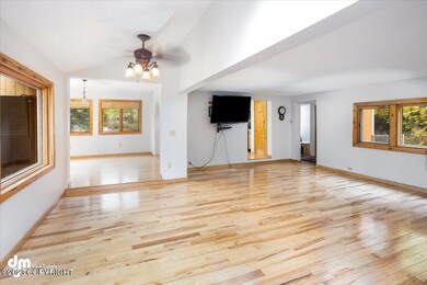05-Living Room_IMG_9859-Edit