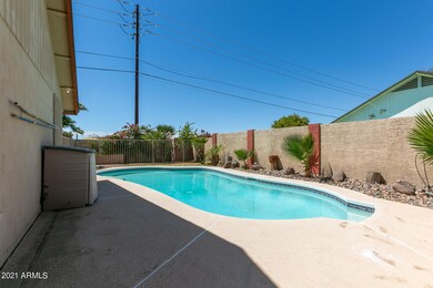 18202 N 19th St_-10