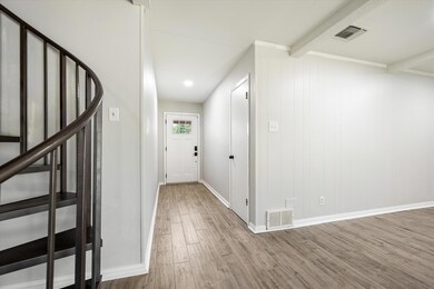 8800 Chilton Ct, North Richland Hills, TX 76182 - photo 4