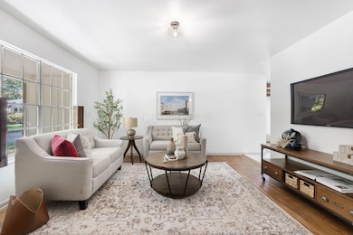 5290 forest ave (Interior)-2