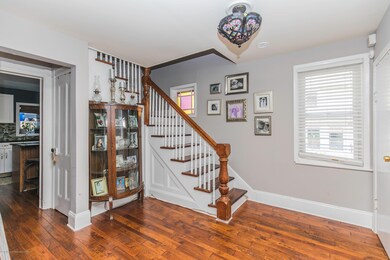 504West-Foyer2-New