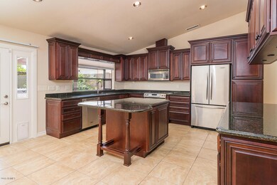 Gourmet kitchen!