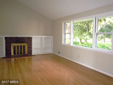 13800 E Devonfield Dr, Baldwin, MD 21013 - photo 2