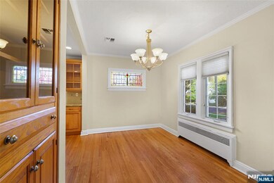 654 Suffern Rd, Teaneck, NJ 07666 - photo 7