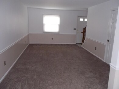 4748 Merrifield Living rm