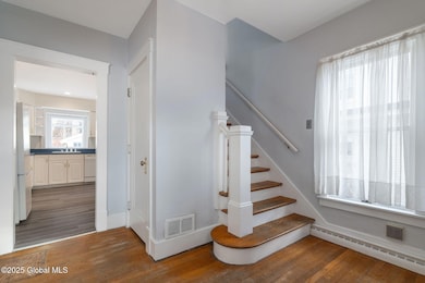 5-118ClintonCir_05