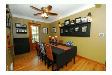 Dining Room. Nice large dining room with new ceiin
