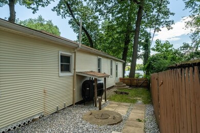 33 Glenmore St, Springfield, MA 01129 - photo 4