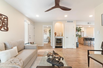 8_8787 e mountain view rd 2101-8