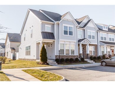 BEAUTIFUL END UNIT, LANDSCAPING & EXTERIOR MAINTAI