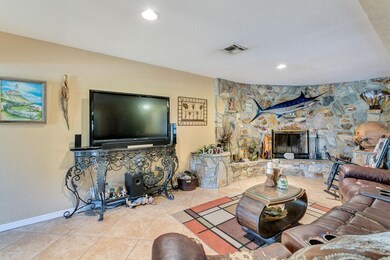 424 N 4th St-5