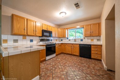 2907 Robert Ct-11