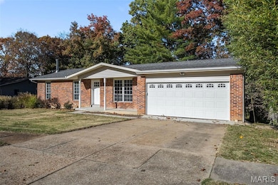 2667 Apple Creek Dr, Saint Louis, MO 63129 - photo 3