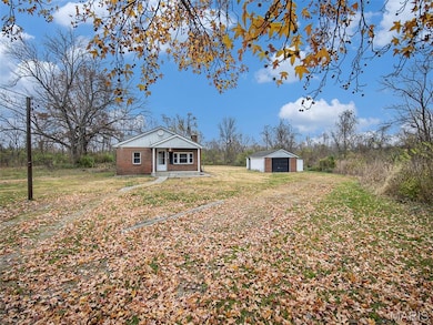 125 Edwards St, East Saint Louis, IL 62206 - photo 2