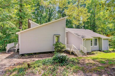 2409 Shelia Dr, Greensboro, NC 27406 - photo 2